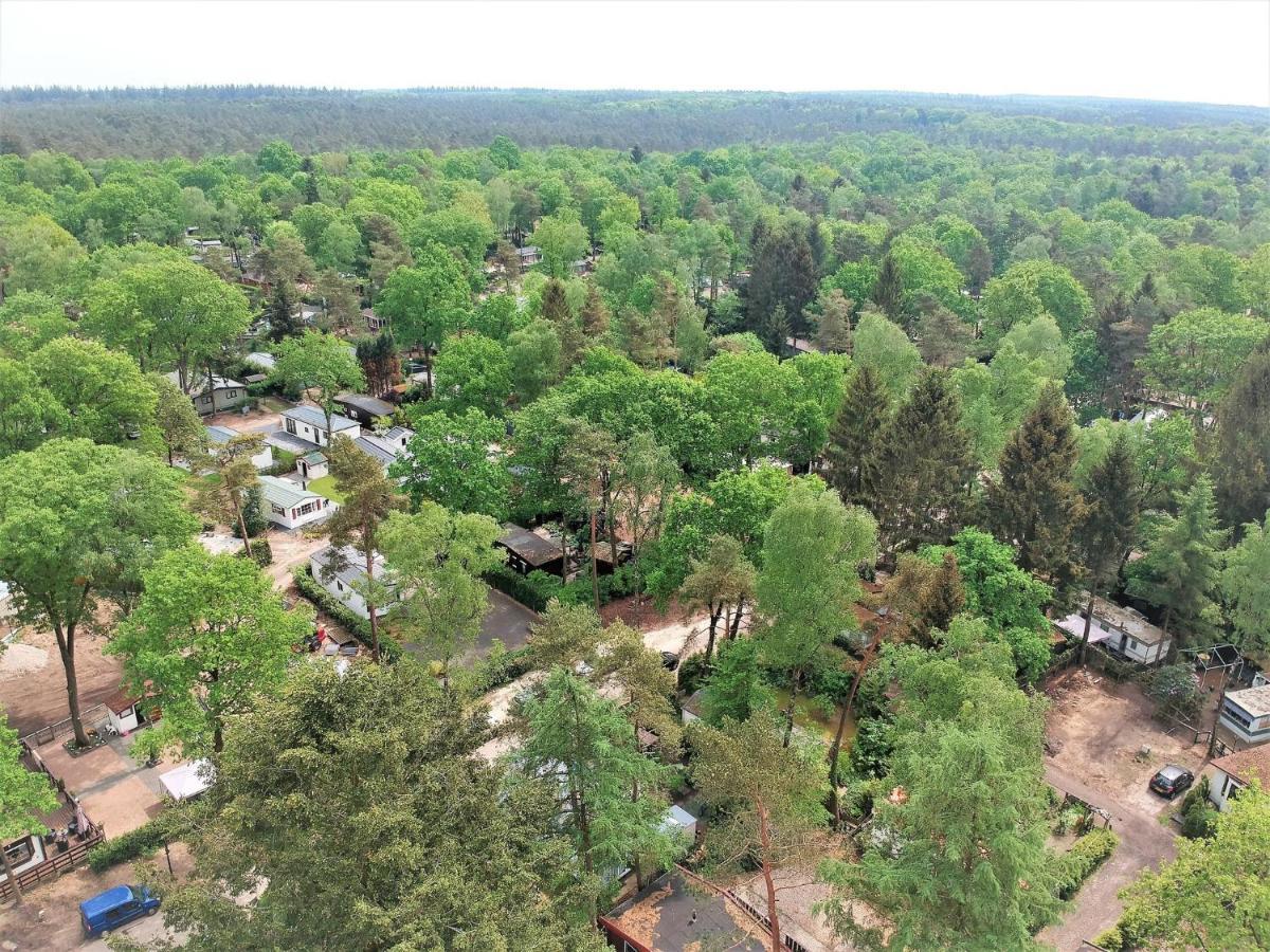 Villa Cozy Chalet With A Jetty Nearby De Veluwe Hoenderloo Exterior foto