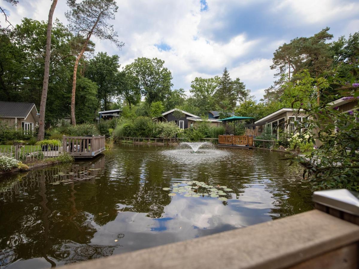 Villa Cozy Chalet With A Jetty Nearby De Veluwe Hoenderloo Exterior foto